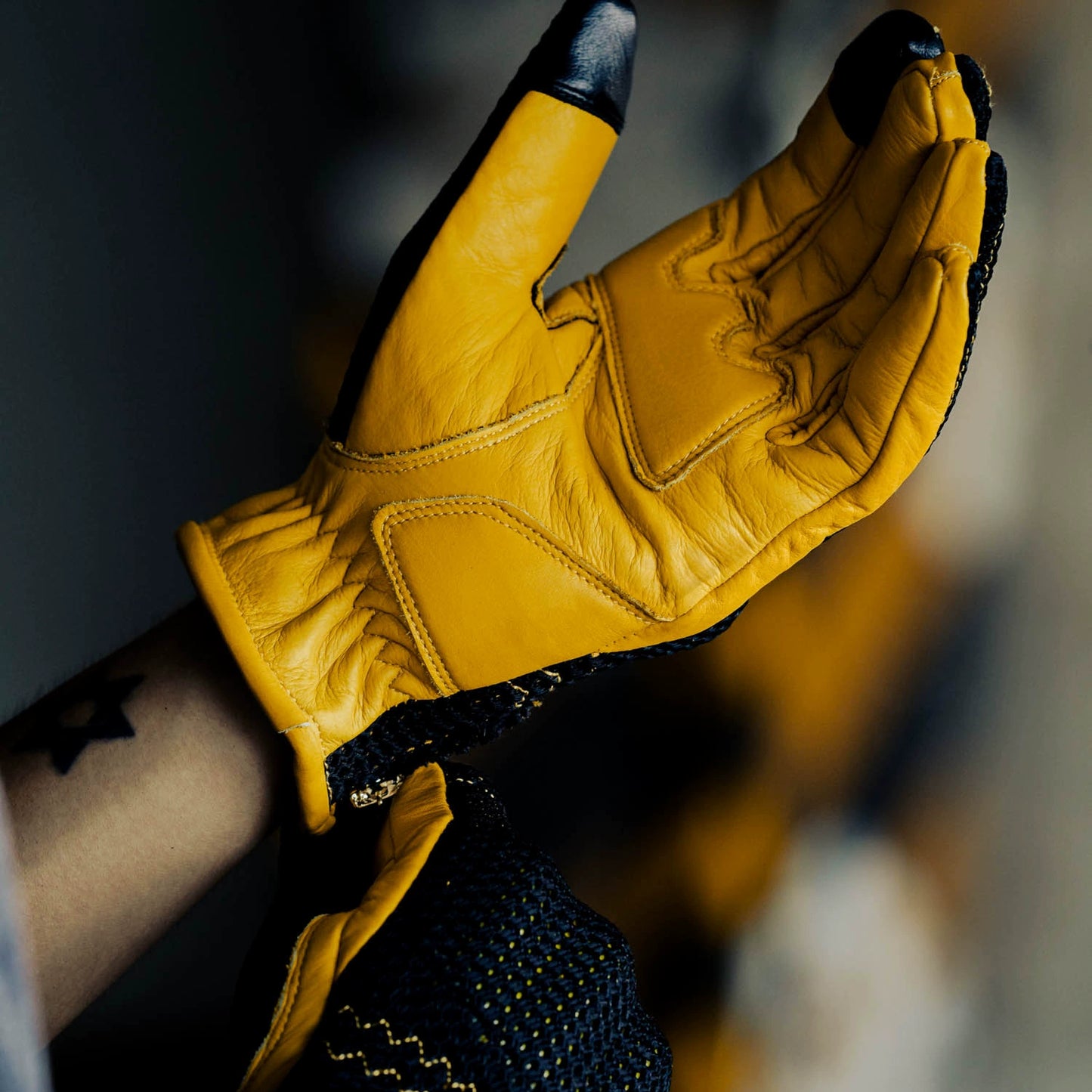 MR MOTOR Perforated Retro Riding Gloves